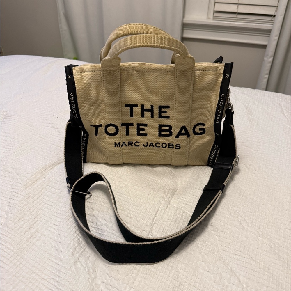 The Jacquard Medium Tote Bag